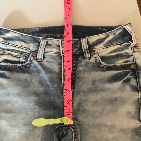 Silver Jeans Distressed Acid Wash 29” Inseam - Picture 9 of 14